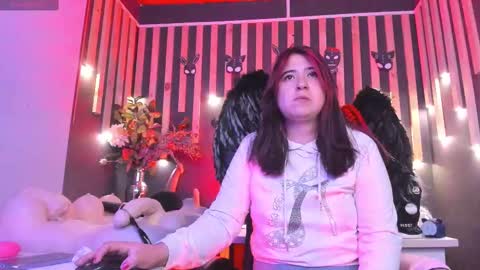 Snapshot of sharoon_gold chatting on September 15, 2025, 10:26 am Your mistress Sharon online show from September 15, 2025, 10:26 am