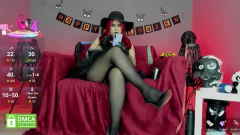 Snapshot of sharoon_gold chatting on October 29, 2025, 4:15 am Your mistress Sharon online show from October 29, 2025, 4:15 am