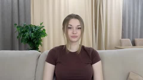 Snapshot of sharrimalagisi chatting on September 9, 2025, 4:34 am Miroslava online show from September 9, 2025, 4:34 am