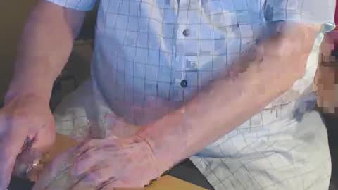 Snapshot of shaved164 chatting on March 9, 2025, 12:10 am Frans online show from March 9, 2025, 12:10 am