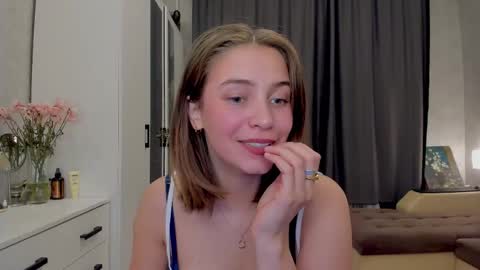 Snapshot of shawty__mariaa chatting on September 16, 2025, 4:19 pm shawty__mariaa online show from September 16, 2025, 4:19 pm