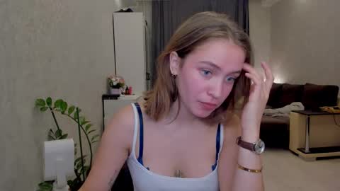 Snapshot of shawty__mariaa chatting on October 13, 2025, 2:06 pm shawty__mariaa online show from October 13, 2025, 2:06 pm