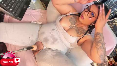 Snapshot of shayna_manson_ chatting on March 8, 2025, 8:22 am INDEPENDENT MODEL  ITS JUST YOU  ME online show from March 8, 2025, 8:22 am