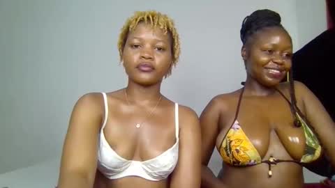 Snapshot of shea_bby chatting on December 14, 2025, 5:24 am Shea online show from December 14, 2025, 5:24 am