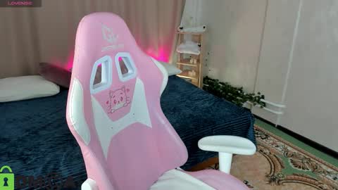 Snapshot of sheila_rich chatting on December 2, 2025, 9:36 am Sheila online show from December 2, 2025, 9:36 am