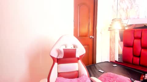 Snapshot of sheilly_brown chatting on September 24, 2025, 7:28 pm sheilly_brown online show from September 24, 2025, 7:28 pm