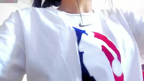 Snapshot of sheilly_brown chatting on December 4, 2025, 7:22 pm sheilly_brown online show from December 4, 2025, 7:22 pm