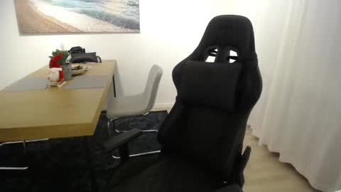 Shellsy H   online show from December 19, 2024, 8:56 am