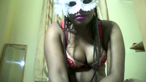 Snapshot of shellynewest chatting on November 2, 2025, 9:06 pm shelly online show from November 2, 2025, 9:06 pm