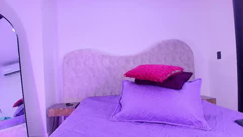 Shelsy online show from November 11, 2025, 12:16 pm