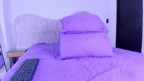 Shelsy online show from November 24, 2025, 11:54 am