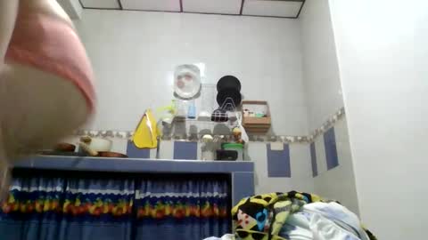 shelsyzevee_ online show from December 17, 2025, 2:50 am