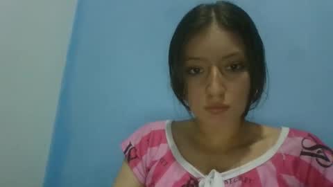 shelsyzevee_ online show from December 21, 2025, 1:35 am