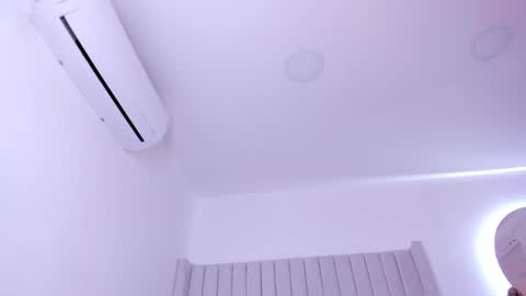 shelynna_azzul online show from January 16, 2025, 10:44 pm