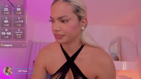 shelynna_azzul online show from December 13, 2025, 8:58 pm