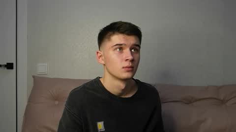 Snapshot of sherlockmax chatting on November 6, 2025, 7:15 pm Max online show from November 6, 2025, 7:15 pm