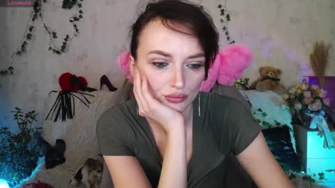 Snapshot of sheslike_firstlove chatting on November 26, 2025, 6:09 pm Vanessa online show from November 26, 2025, 6:09 pm