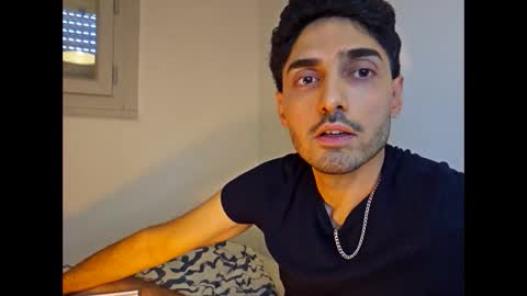 Snapshot of shhervin chatting on December 14, 2025, 2:55 pm shhervin online show from December 14, 2025, 2:55 pm