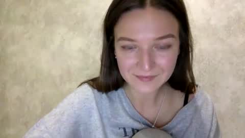 Jesica online show from November 17, 2025, 10:04 pm