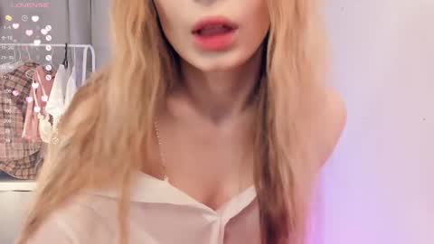 Stella  online show from March 6, 2025, 10:15 pm