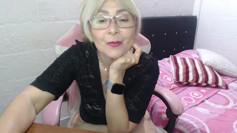 Snapshot of shira_evans40 chatting on January 25, 2025, 12:38 am shira evans40 online show from January 25, 2025, 12:38 am