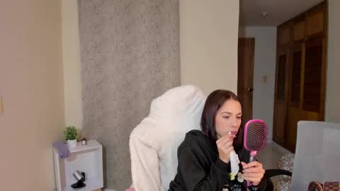  kendal  online show from February 11, 2025, 7:48 pm