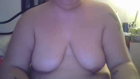 Snapshot of shndra32 chatting on October 26, 2025, 9:42 pm shndra32 online show from October 26, 2025, 9:42 pm