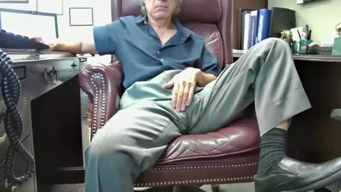 Snapshot of shootme69 chatting on September 22, 2025, 8:22 pm nikolas send dm for an appointment online show from September 22, 2025, 8:22 pm