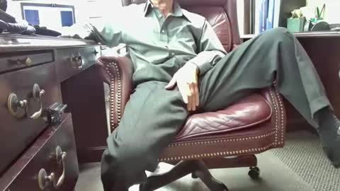 Snapshot of shootme69 chatting on November 20, 2025, 2:39 pm nikolas send dm for an appointment online show from November 20, 2025, 2:39 pm