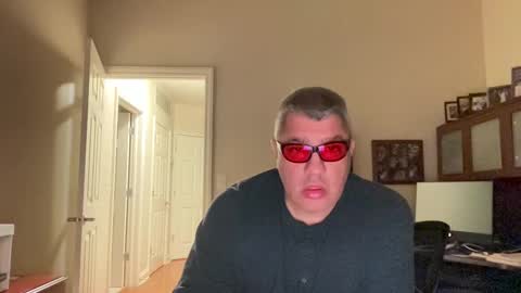 Snapshot of showmet chatting on December 30, 2024, 4:20 am Chicago Guy online show from December 30, 2024, 4:20 am