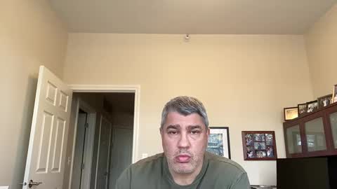 Snapshot of showmet chatting on January 28, 2025, 9:08 pm Chicago Guy online show from January 28, 2025, 9:08 pm