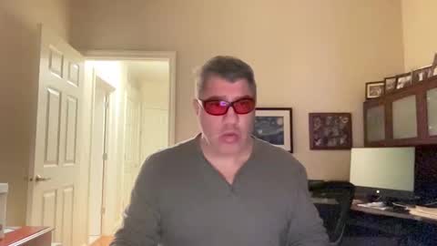 Snapshot of showmet chatting on February 5, 2025, 4:37 am Chicago Guy online show from February 5, 2025, 4:37 am