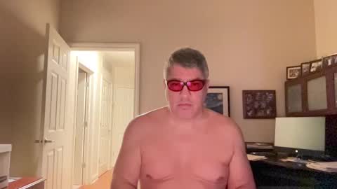 Snapshot of showmet chatting on February 8, 2025, 5:18 am Chicago Guy online show from February 8, 2025, 5:18 am