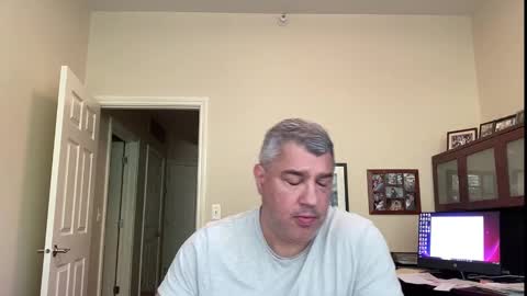 Snapshot of showmet chatting on September 8, 2025, 7:46 pm Chicago Guy online show from September 8, 2025, 7:46 pm