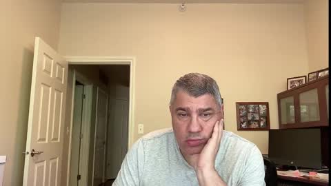 Snapshot of showmet chatting on September 16, 2025, 6:42 pm Chicago Guy online show from September 16, 2025, 6:42 pm