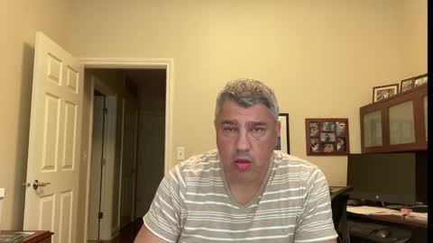 Snapshot of showmet chatting on September 21, 2025, 10:22 pm Chicago Guy online show from September 21, 2025, 10:22 pm