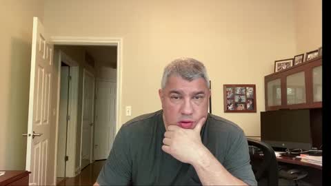 Snapshot of showmet chatting on September 30, 2025, 7:52 pm Chicago Guy online show from September 30, 2025, 7:52 pm