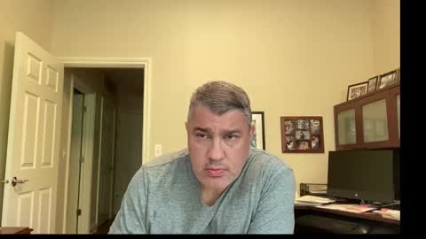 Snapshot of showmet chatting on October 19, 2025, 10:10 pm Chicago Guy online show from October 19, 2025, 10:10 pm