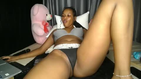 Snapshot of shugacubee chatting on February 8, 2025, 2:58 am EVA online show from February 8, 2025, 2:58 am