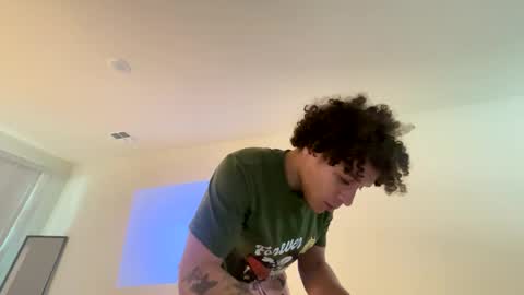 shurthingxx online show from March 9, 2025, 4:44 pm