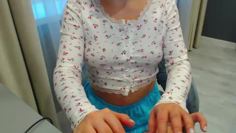 Snapshot of shy_26 chatting on December 24, 2024, 8:22 am shy_26 online show from December 24, 2024, 8:22 am