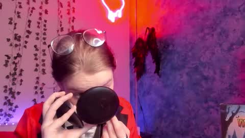 shy_elina01 online show from October 28, 2025, 10:41 am