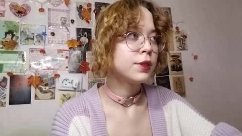 Milena online show from November 6, 2025, 2:07 pm