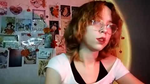 Milena online show from November 18, 2025, 1:48 pm