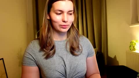 Snapshot of shy_nerd_babyy chatting on February 22, 2025, 4:40 am shy_nerd_babyy online show from February 22, 2025, 4:40 am