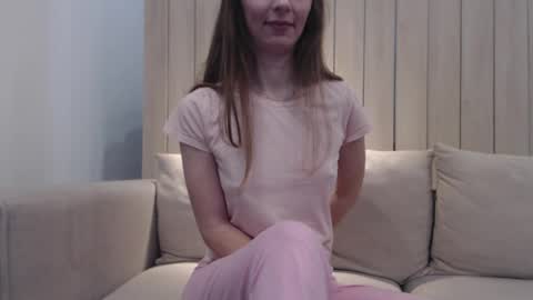Snapshot of shy_schoolgirl_ chatting on March 3, 2025, 4:24 pm shy_schoolgirl_ online show from March 3, 2025, 4:24 pm