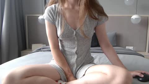 Snapshot of shy_schoolgirl_ chatting on September 12, 2025, 9:09 am shy_schoolgirl_ online show from September 12, 2025, 9:09 am