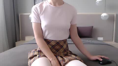 Snapshot of shy_schoolgirl_ chatting on October 6, 2025, 1:41 pm shy_schoolgirl_ online show from October 6, 2025, 1:41 pm