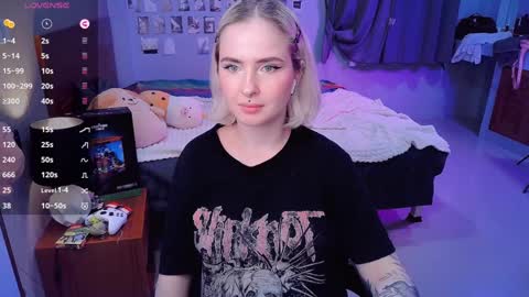 Snapshot of shyfoxxxy chatting on December 1, 2024, 7:36 pm Effie online show from December 1, 2024, 7:36 pm