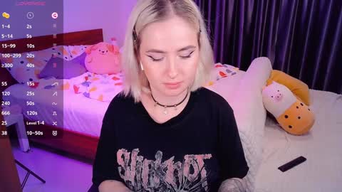 Snapshot of shyfoxxxy chatting on December 4, 2024, 6:39 pm Effie online show from December 4, 2024, 6:39 pm